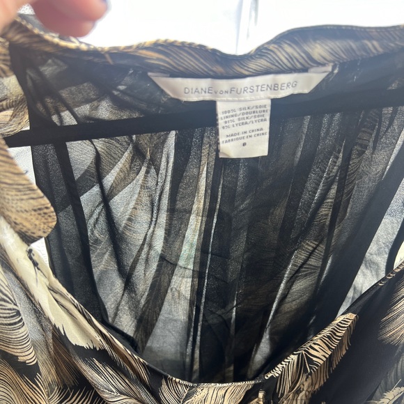 Diane Von Furstenberg silk dress size 8 - Picture 2 of 7
